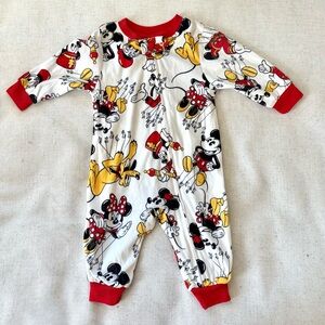 Disney x Macy's Parade Balloon Matching Family
PJs Baby size 12 months